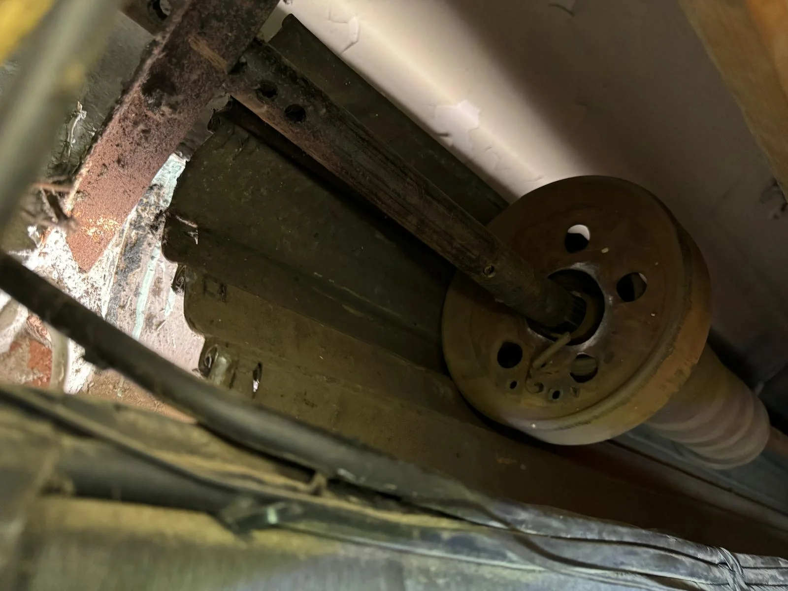 reparación persiana de local motorizada urgente de restaurante en Vilassar de Mar